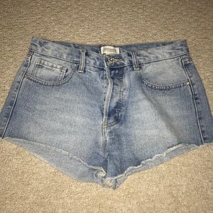 FOREVER 21 PREMIUM DENIM SHORTS
